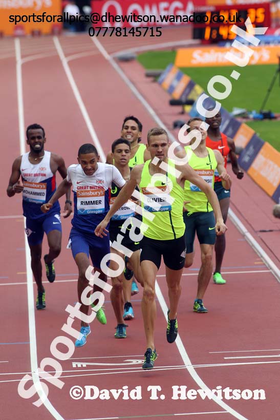 Andre Olivier holds off Michael Rimmer in the 800 metres Glasgow Diamond League. Photo: David T. Hewitson/Sports for All Pics